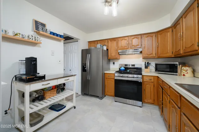 $350,000 | 224 Perth Hill Court, Aberdeen, NJ 07747