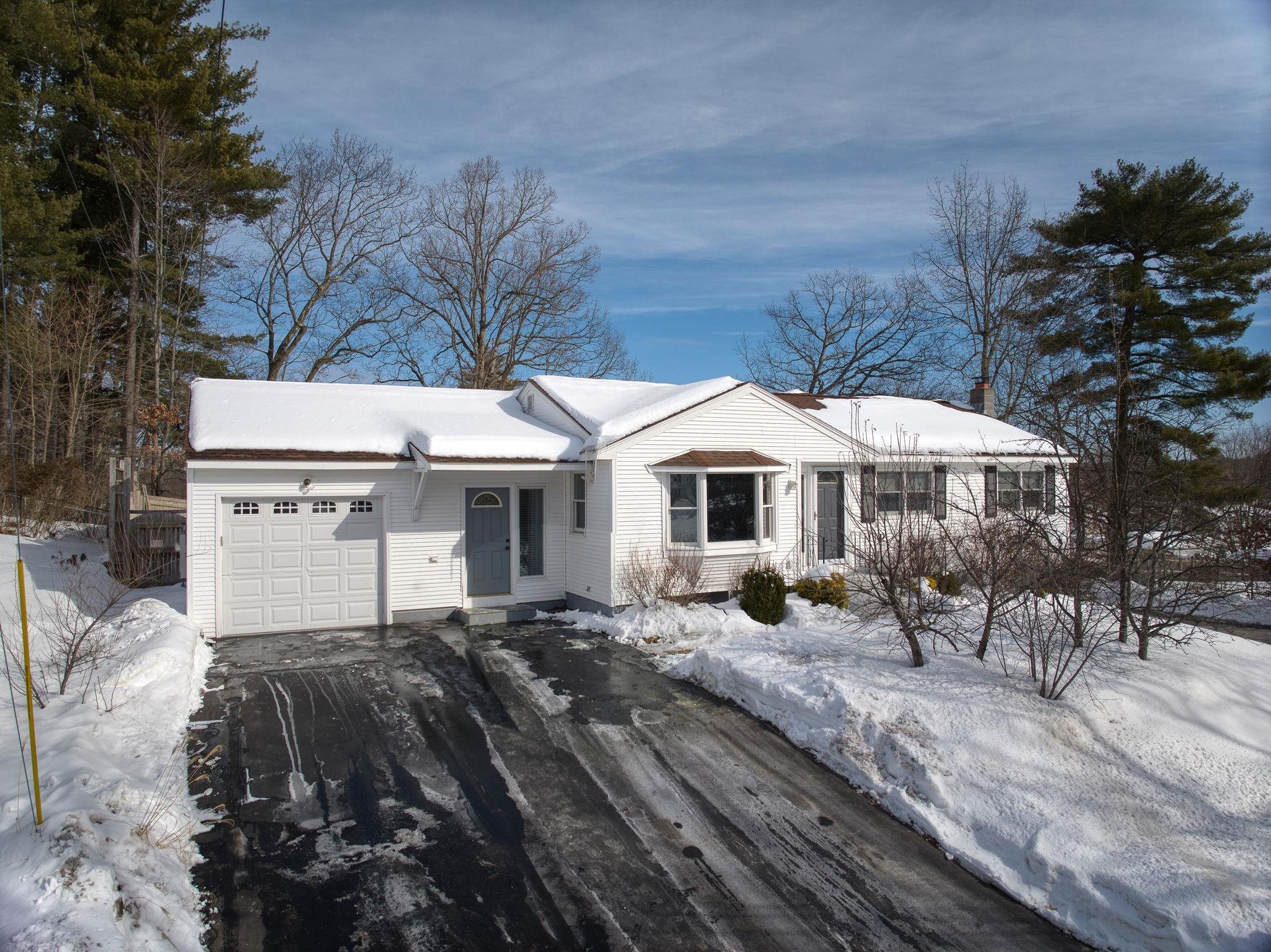 29 Nottingham Drive Nashua, NH 03062 - Photo 3 of 44