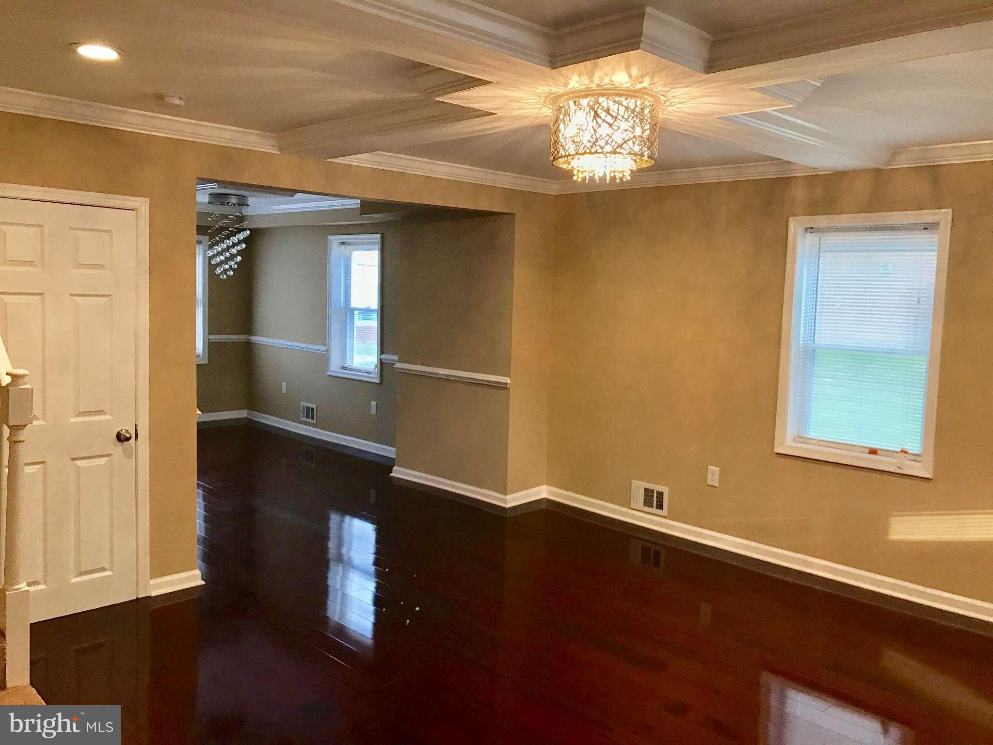 113 Kingston Road Middle River, MD 21220 - Photo 3 of 22 Living Room