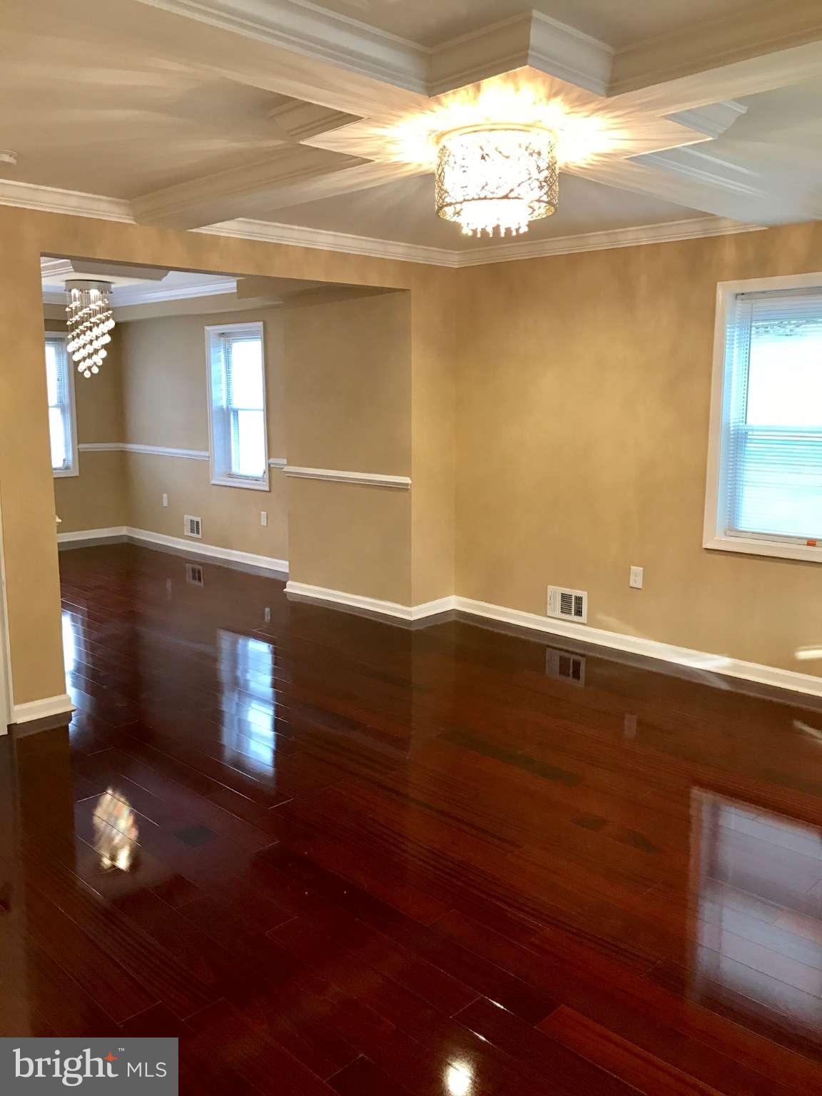 113 Kingston Road Middle River, MD 21220 - Photo 4 of 22 Living Room