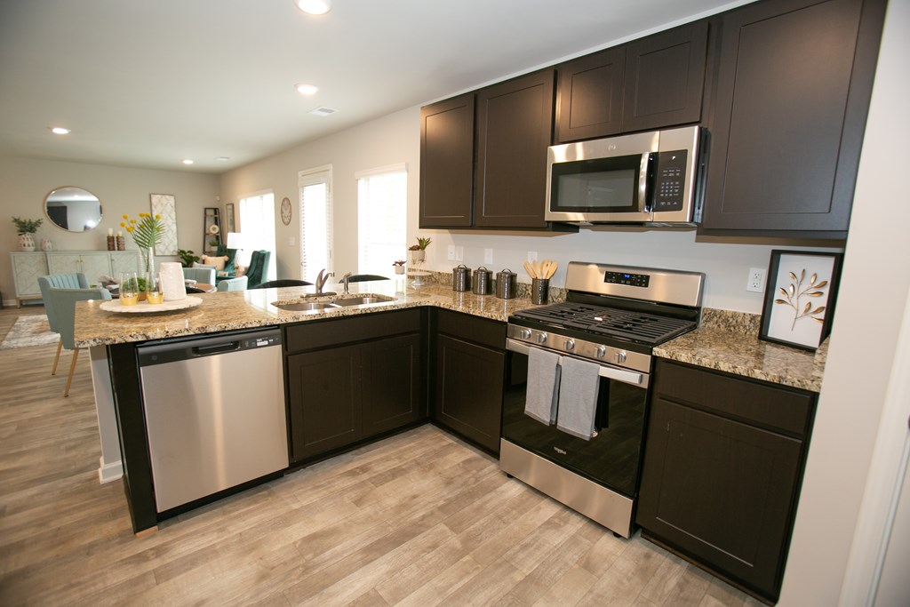 106 Tudor Way Point Senoia, GA 30276 - Photo 6 of 41