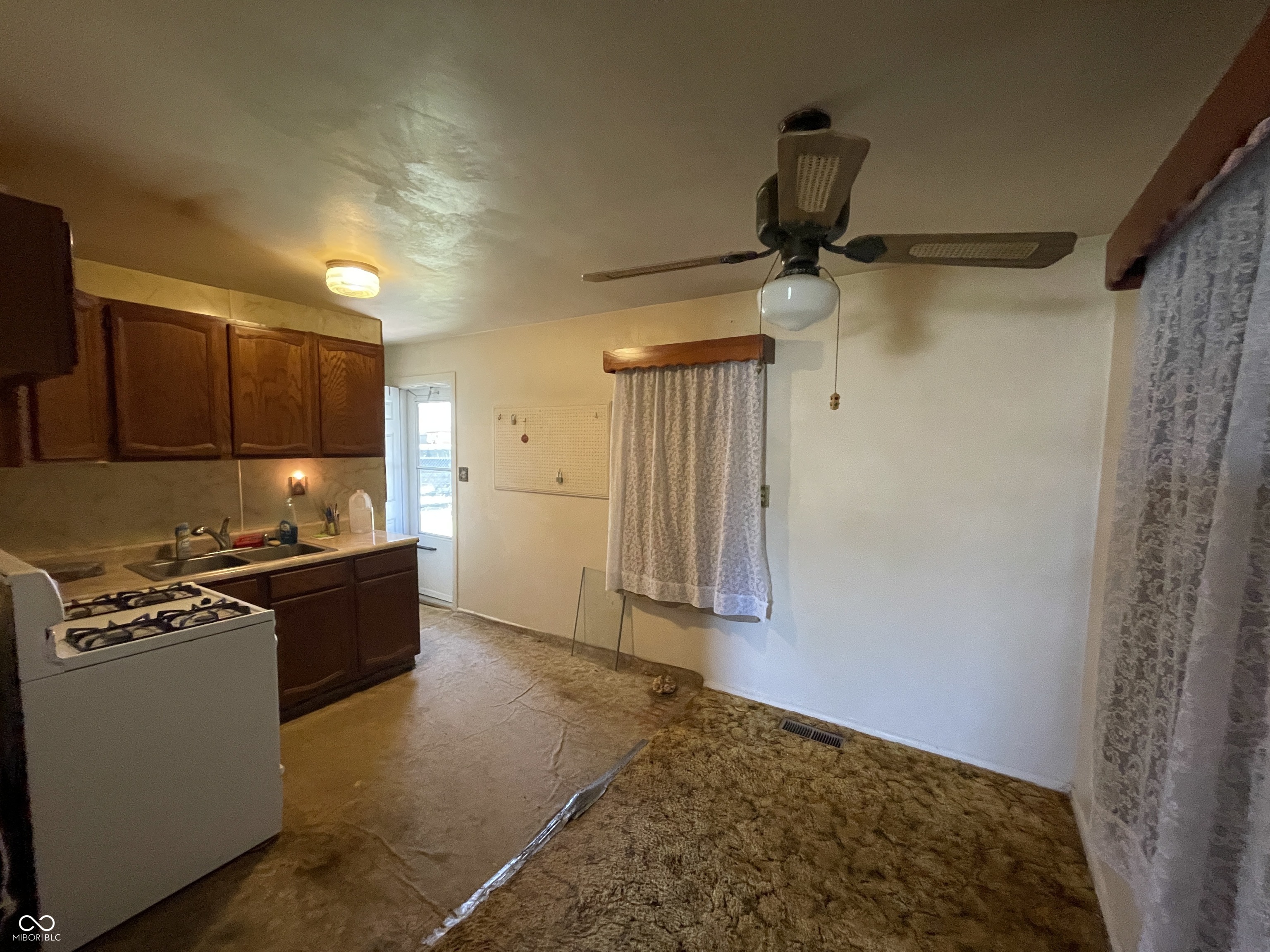 5743 North Frontage Road Fairland, IN 46126 - Photo 6 of 10