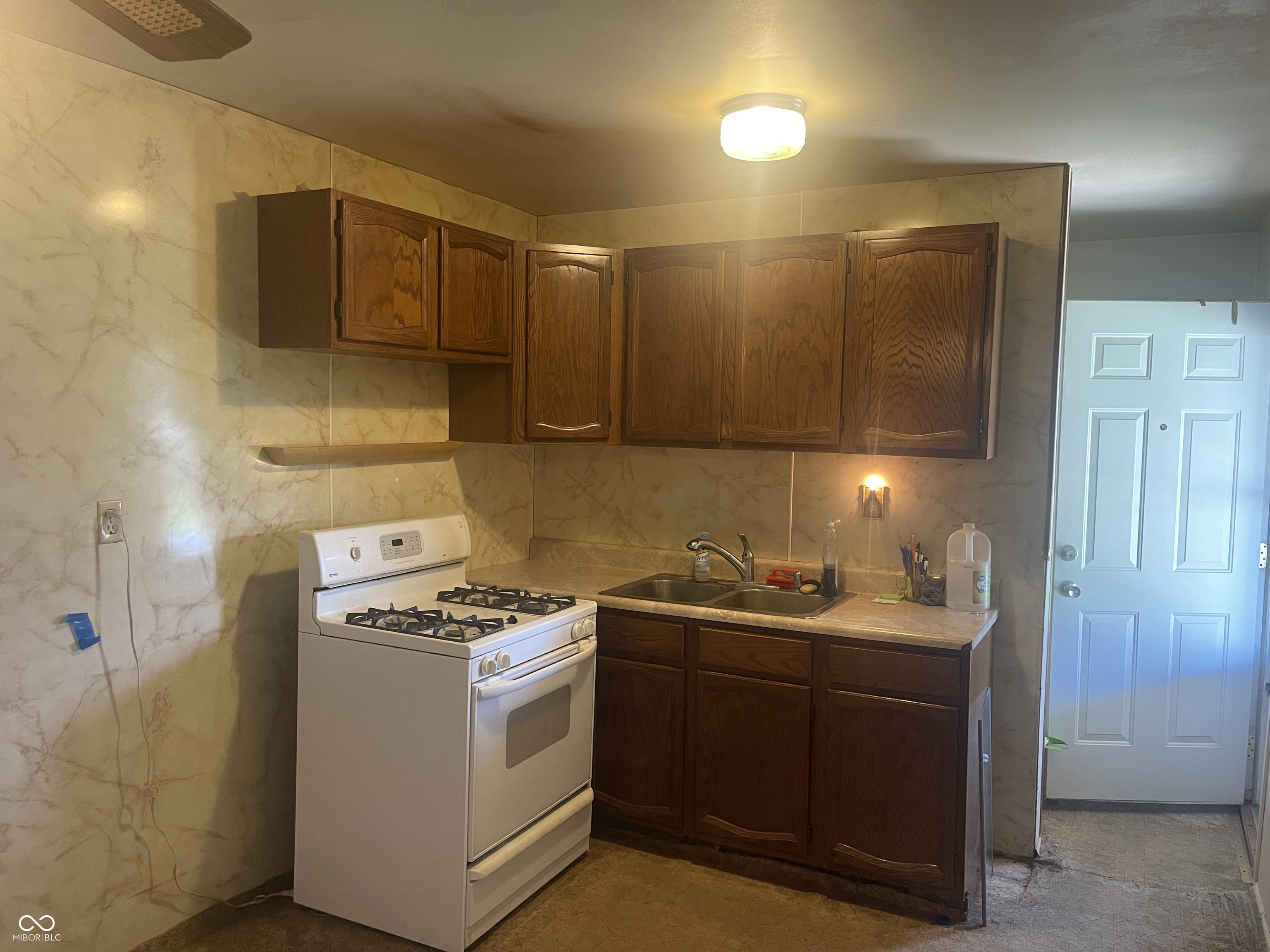 5743 North Frontage Road Fairland, IN 46126 - Photo 7 of 10