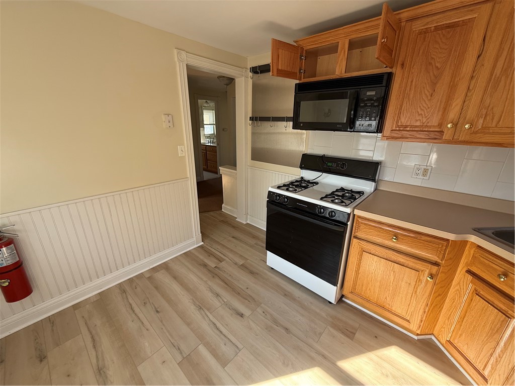 1698 Mt Hope Avenue Rochester, NY 14620 - Photo 4 of 10