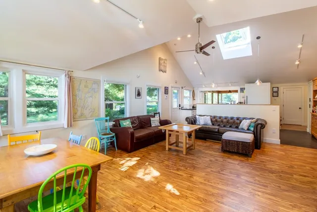 $949,000 | 4155 West Shore Road, Isle La Motte, VT 05463