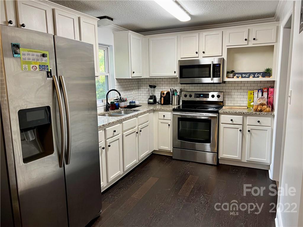 171 8th Avenue Southwest Conover, NC 28613 - Photo 9 of 31 Gallery Image 9