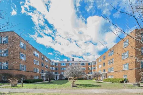 $1,950 | 524 Michigan Avenue, Unit 1S, Evanston, IL 60202
