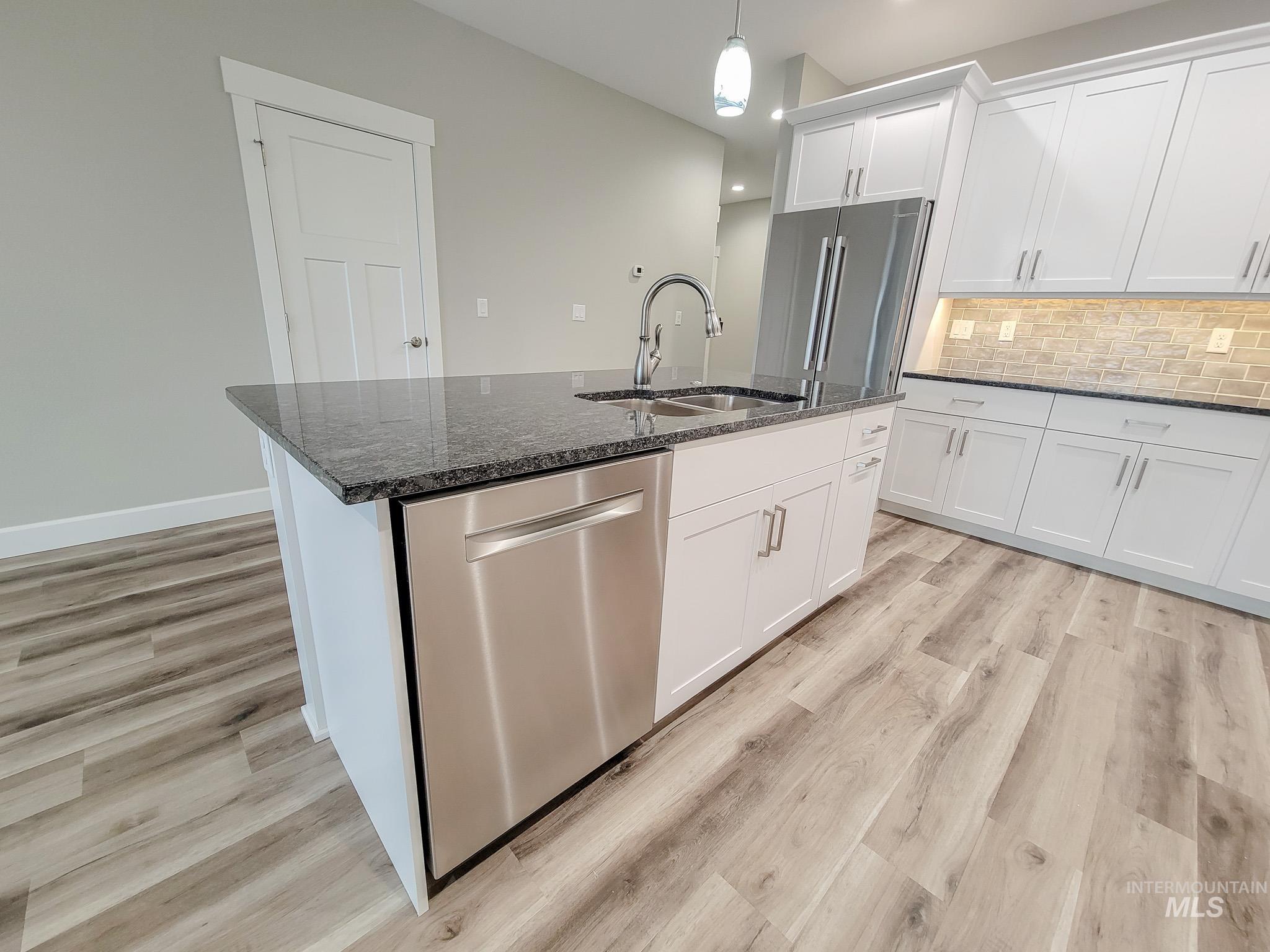 2113 Powers Avenue, Unit B Lewiston, ID 83501 - Photo 4 of 19