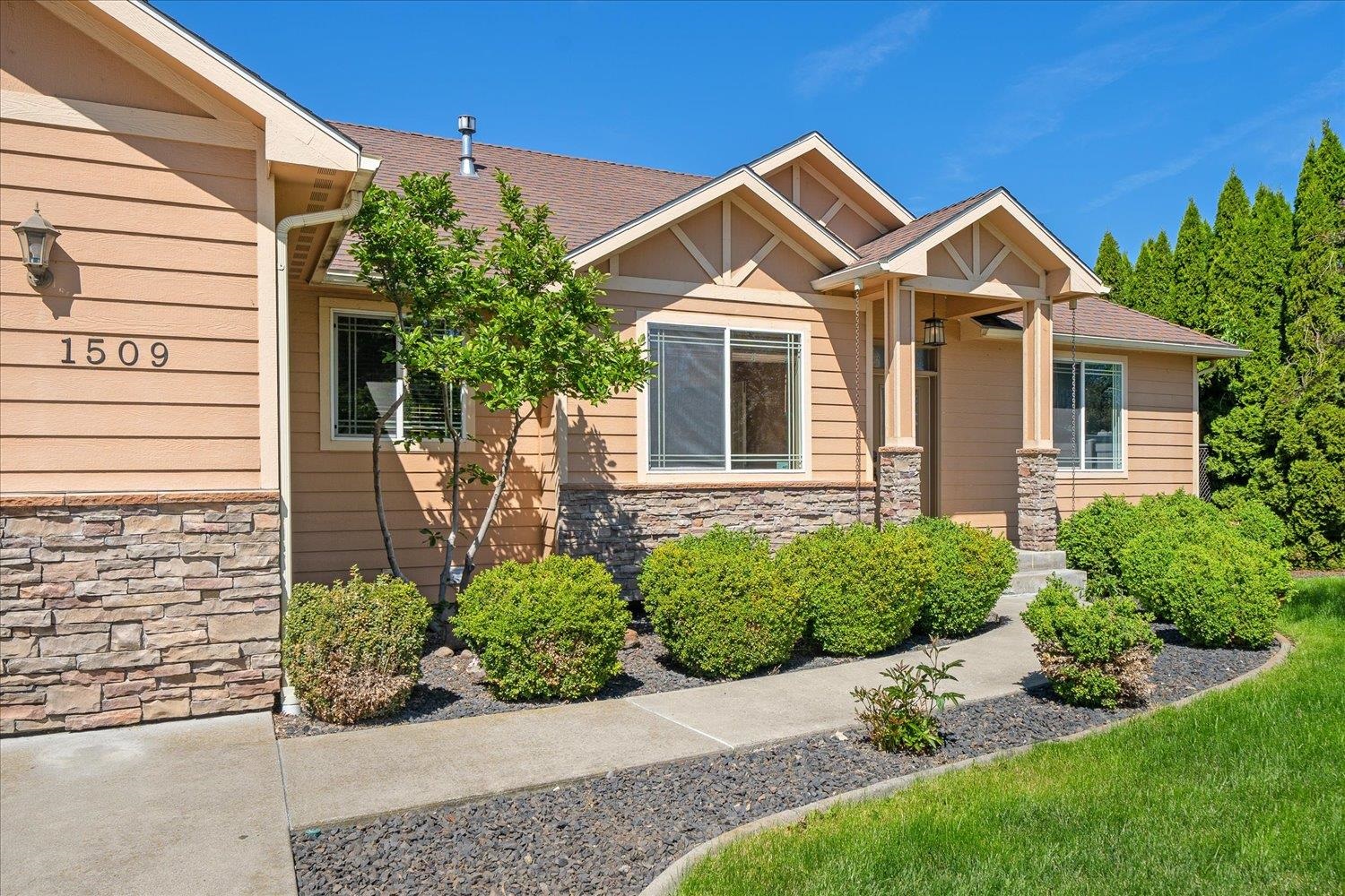 1509 North Arties Road Spokane Valley, WA 99016 - Photo 3 of 48 Gallery Image 3