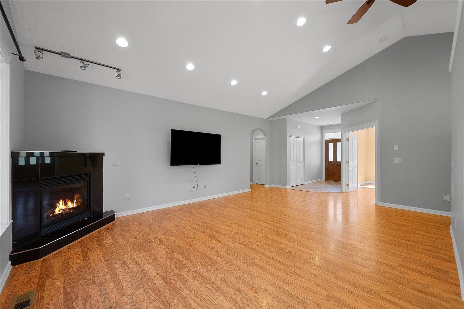 1509 North Arties Road Spokane Valley, WA 99016 - Photo 6 of 48 Gallery Image 6