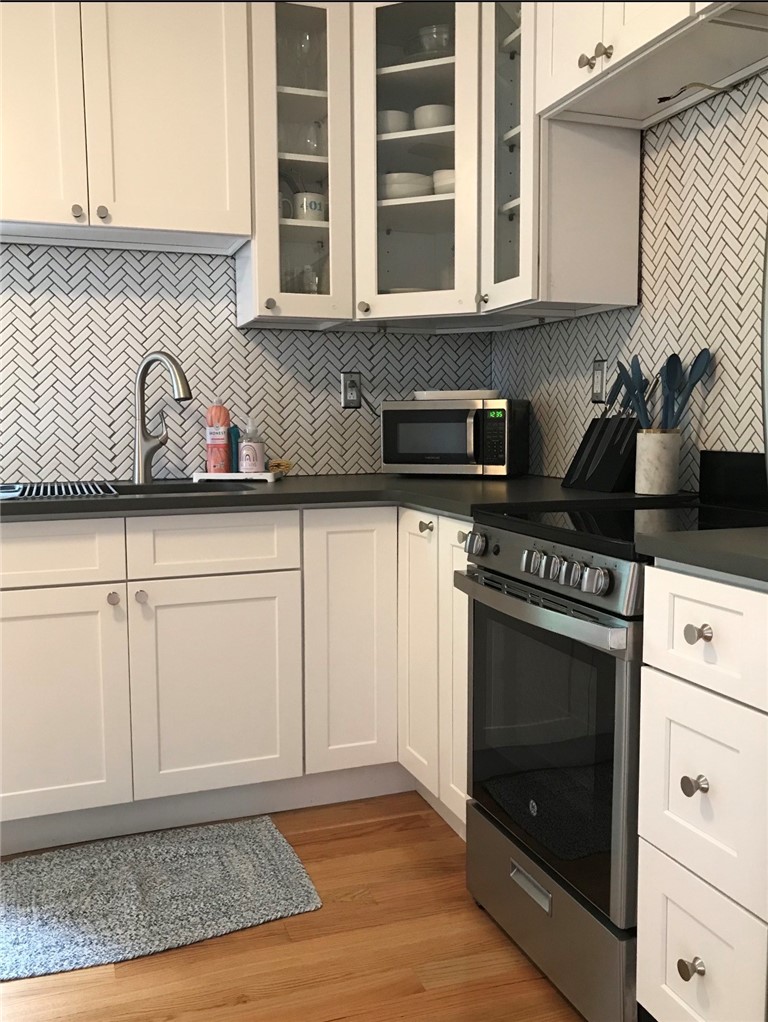 38 Chester Avenue Westerly, RI 02891 - Photo 6 of 14