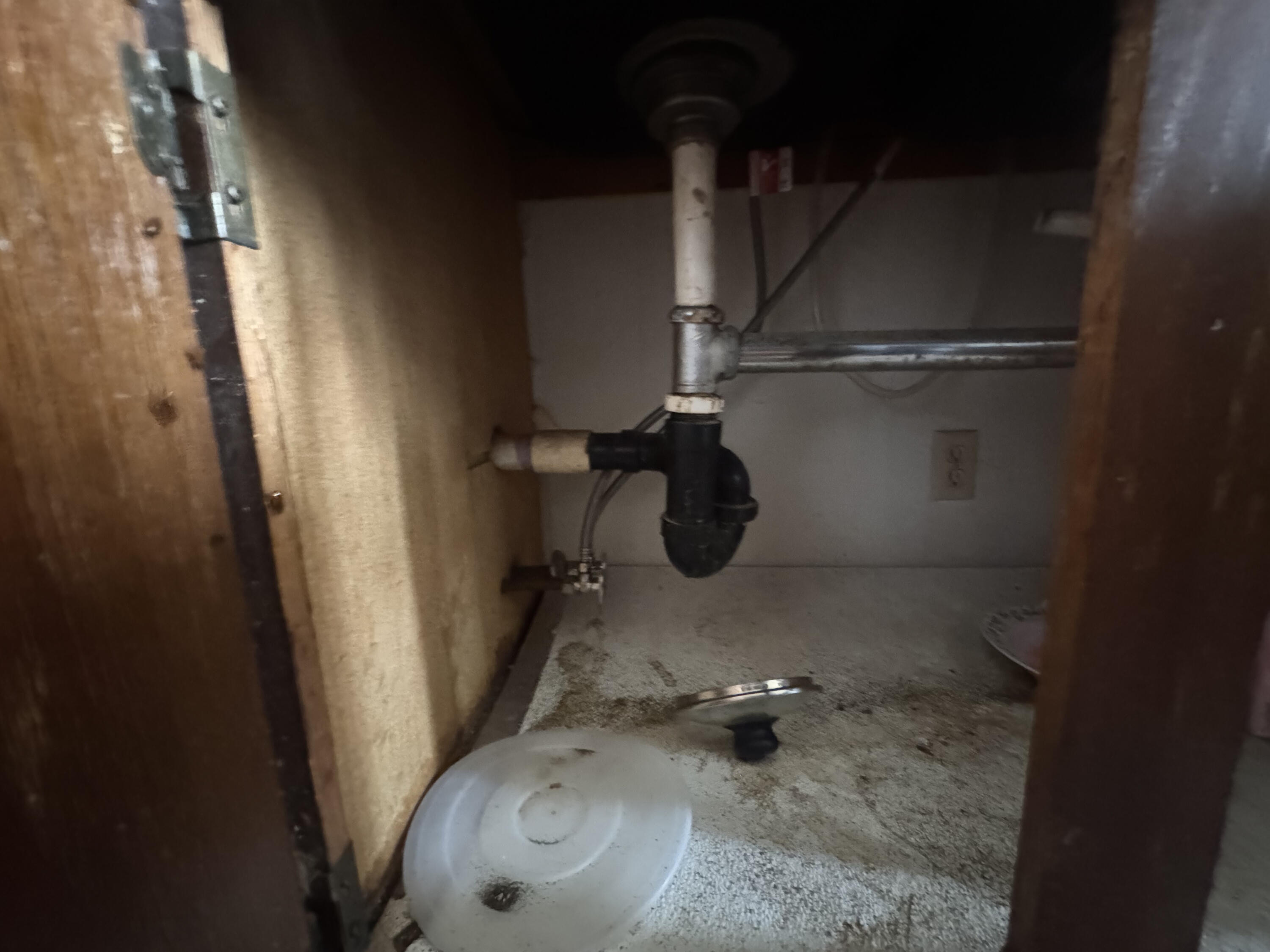 103 Pecos Place Plainview, TX 79072 - Photo 23 of 27 a close view of a shower in a bathroom