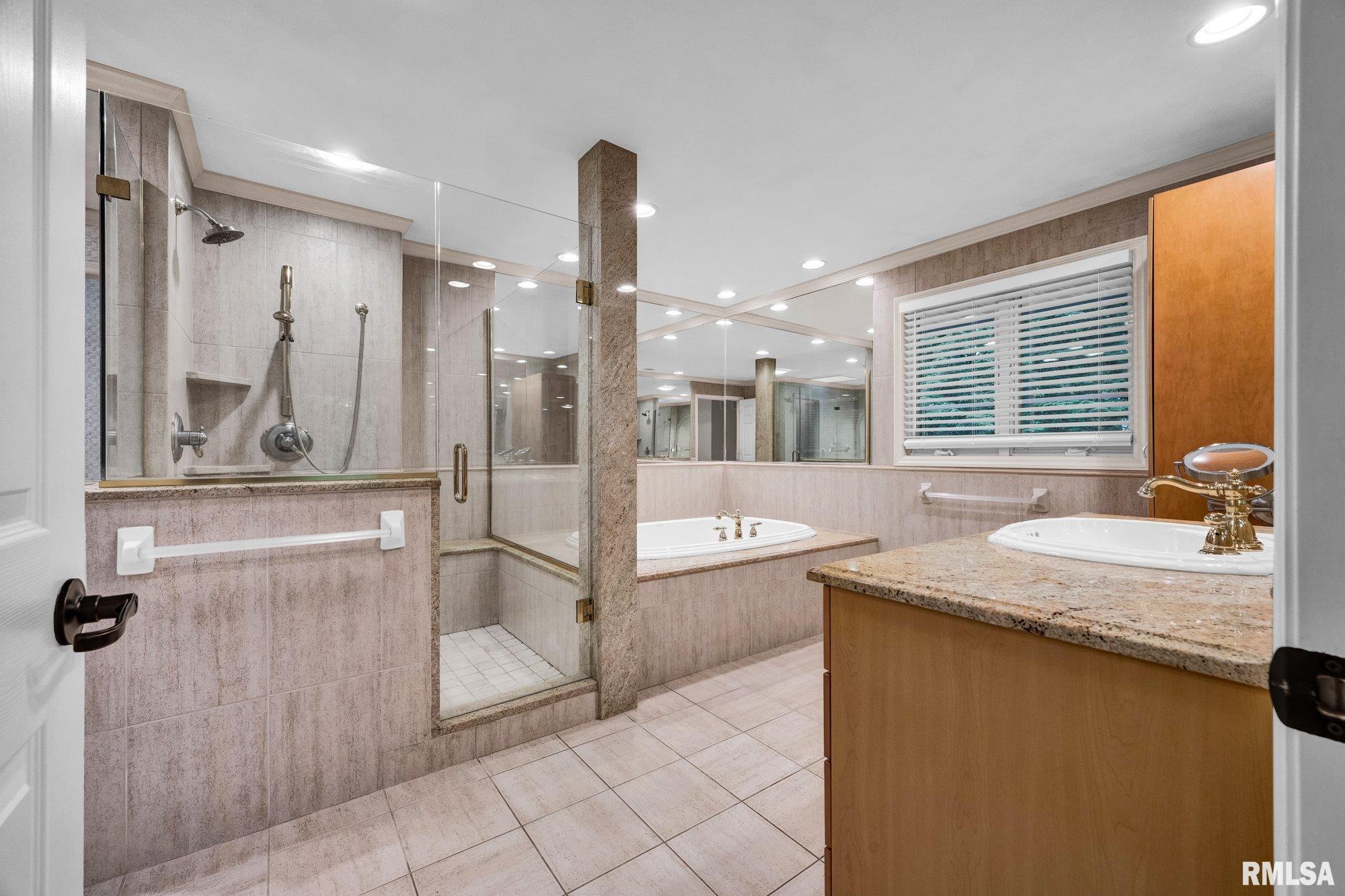 341 West Ravinwoods Road Peoria, IL 61615 - Photo 20 of 52 Gallery Image 20