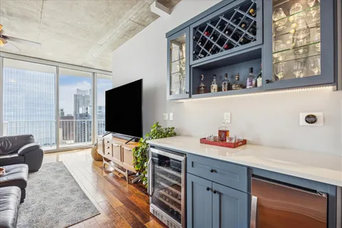 $925,000 | 360 Nueces Street, Unit 4009, Austin, TX 78701