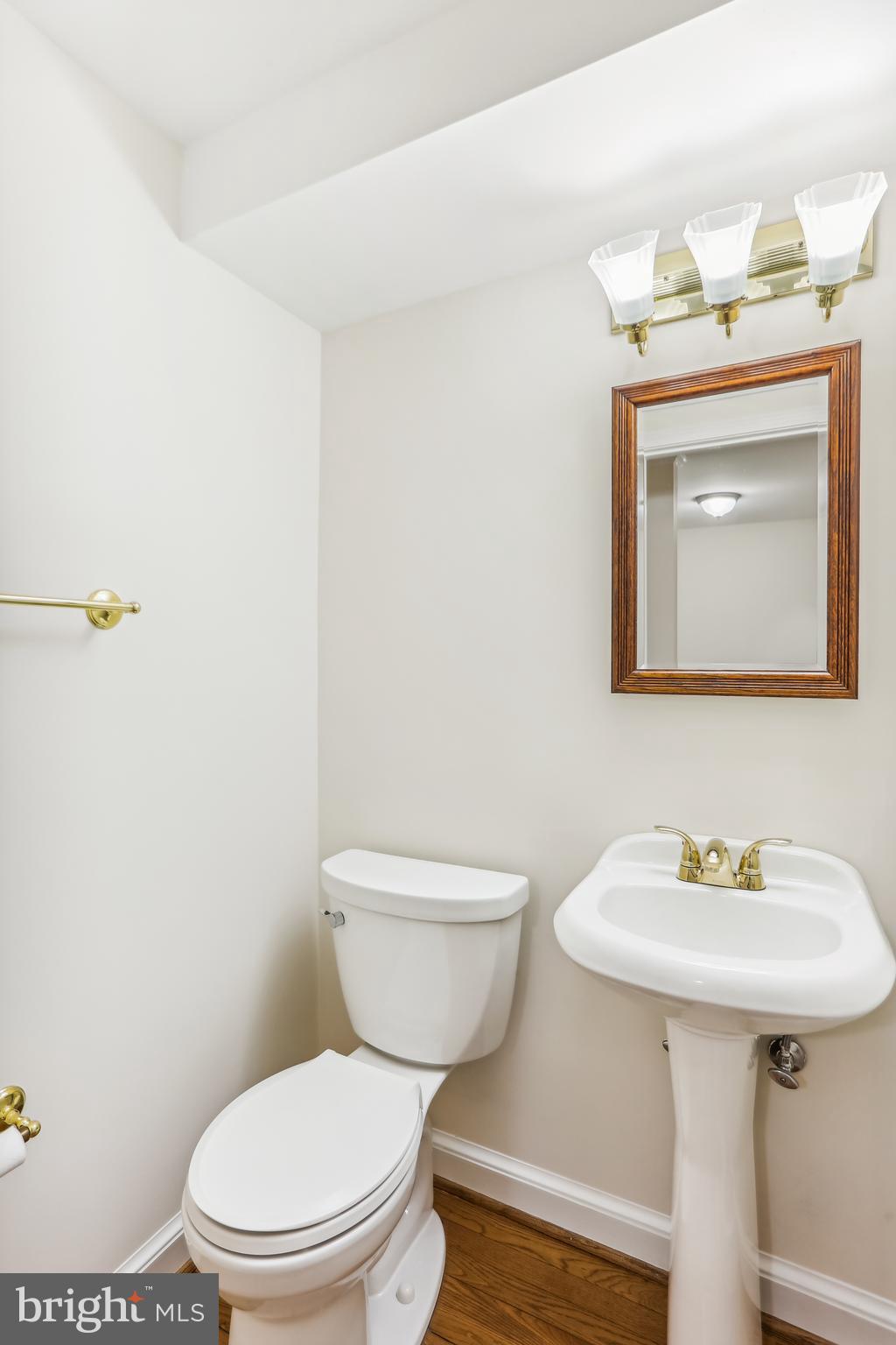9730 Wightman Road Gaithersburg, MD 20882 - Photo 29 of 64 Main level powder room.