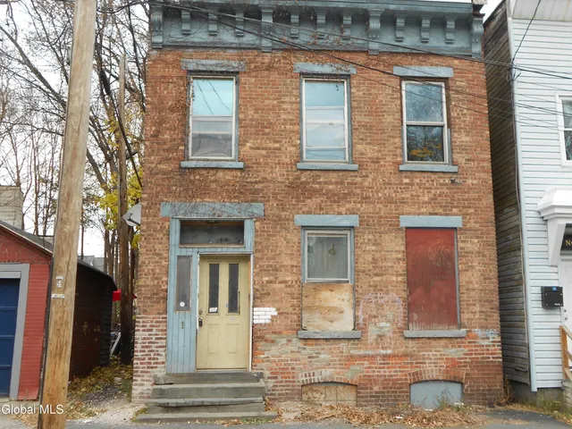 $75,000 | 11 101st Street, Troy, NY 12180
