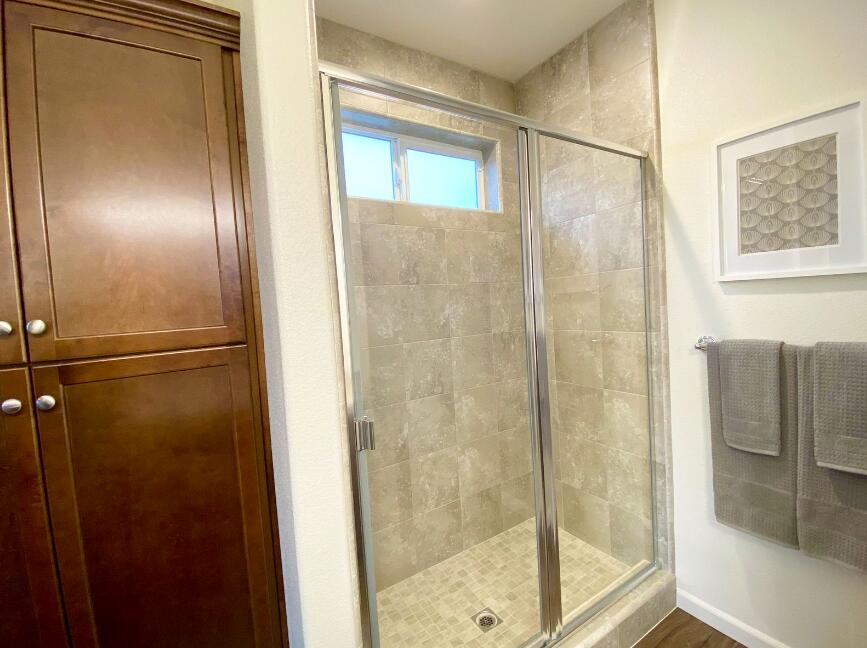 351 Hampton Street Exeter, CA 93221 - Photo 5 of 5 1419 Primary Shower