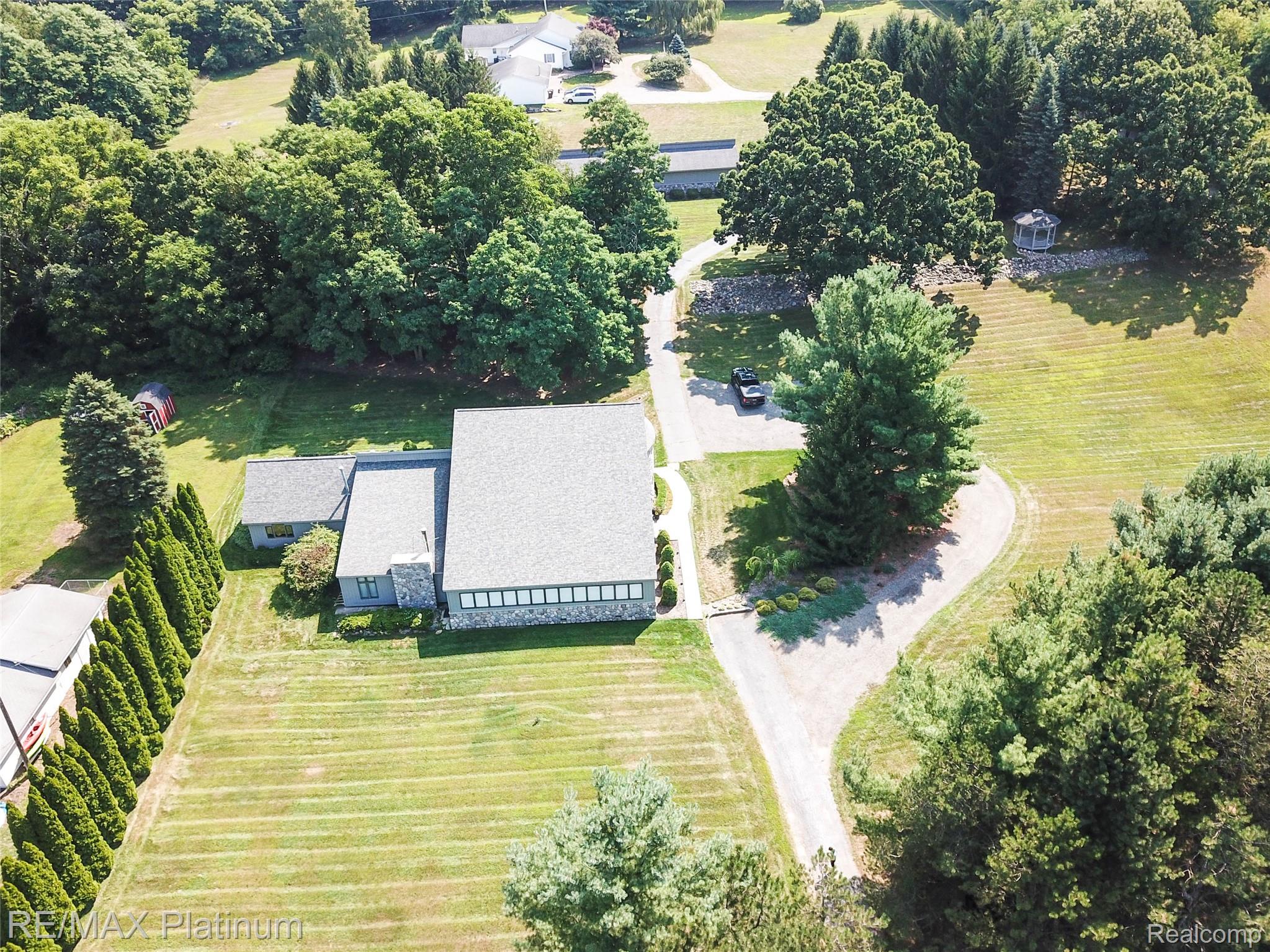 5160 Fenton Road Fenton, MI 48430 - Photo 4 of 68 DJI_0099.jpg
