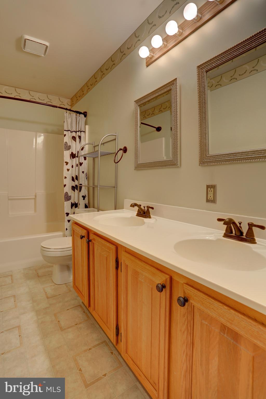 35 Laurie Lane Lititz, PA 17543 - Photo 22 of 29