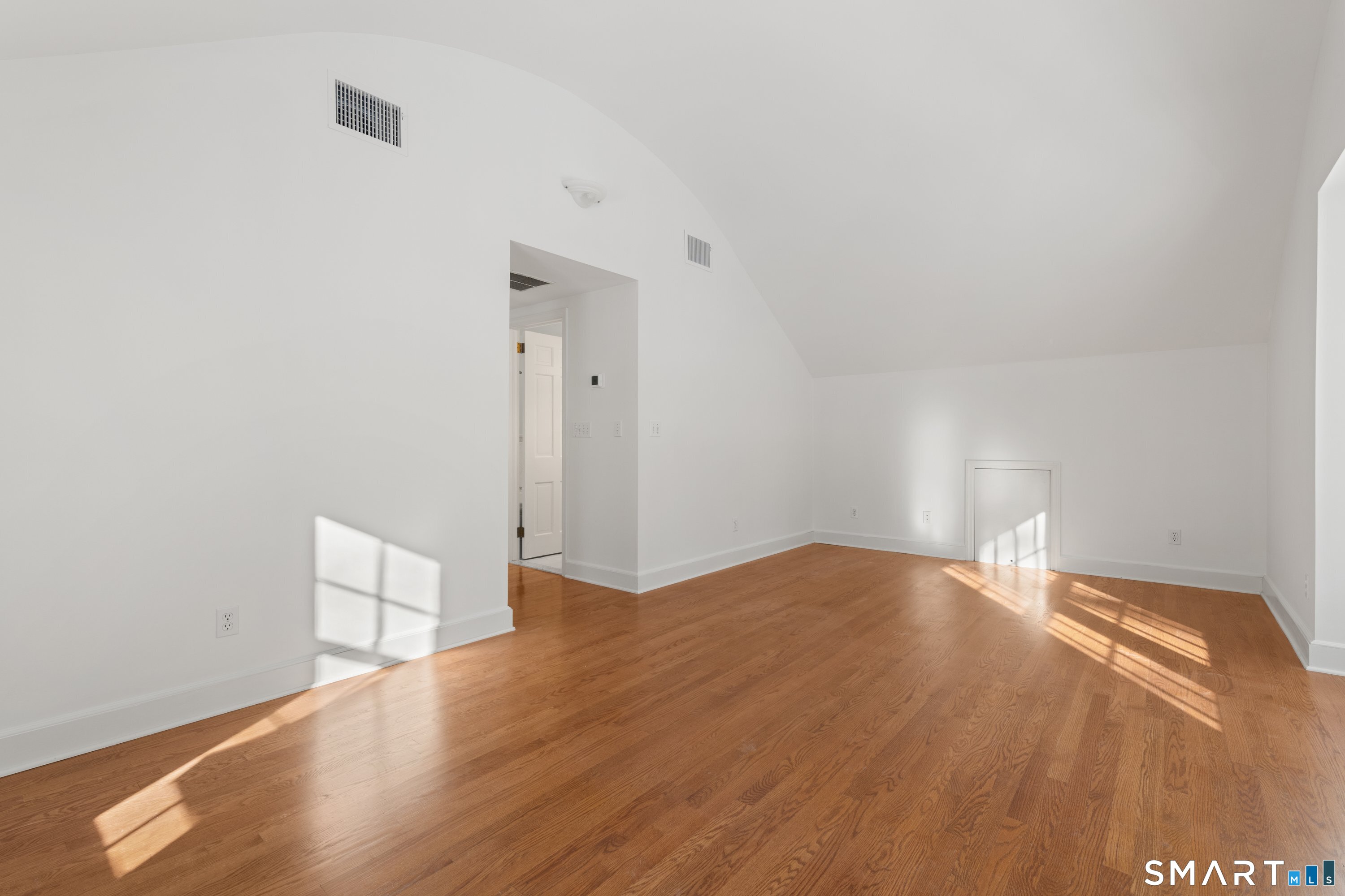 111 Lyons Plain Road Weston, CT 06883 - Photo 7 of 25