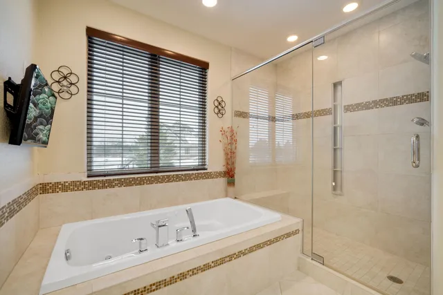 $899,000 | 1348 Stillwater Circle, Mequon, WI 53092