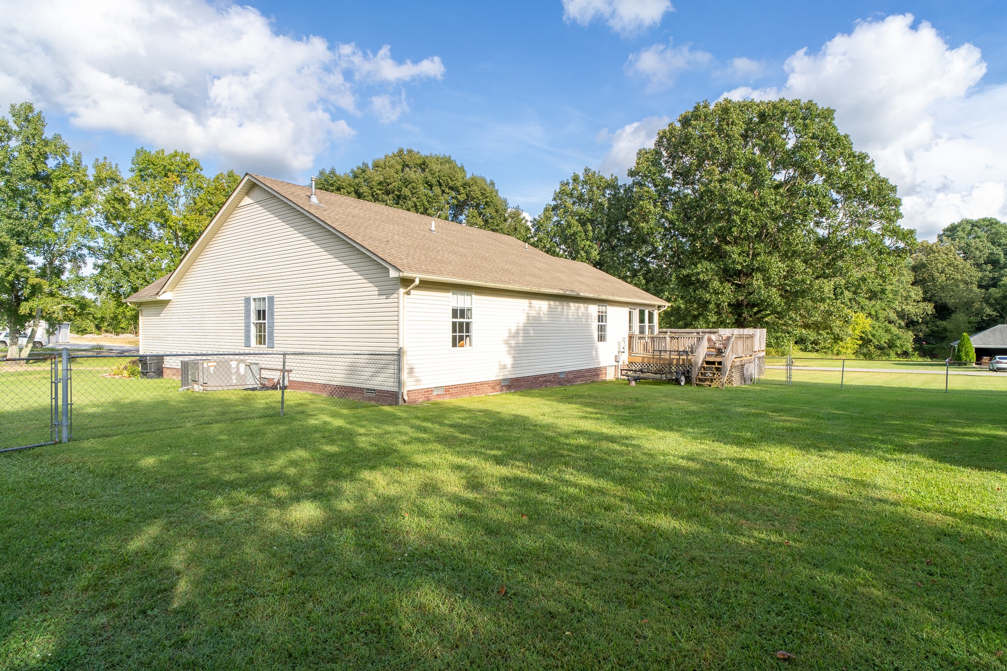 853 Prosser Road Leoma, TN 38468 - Photo 8 of 29 a view of a backyard of the house