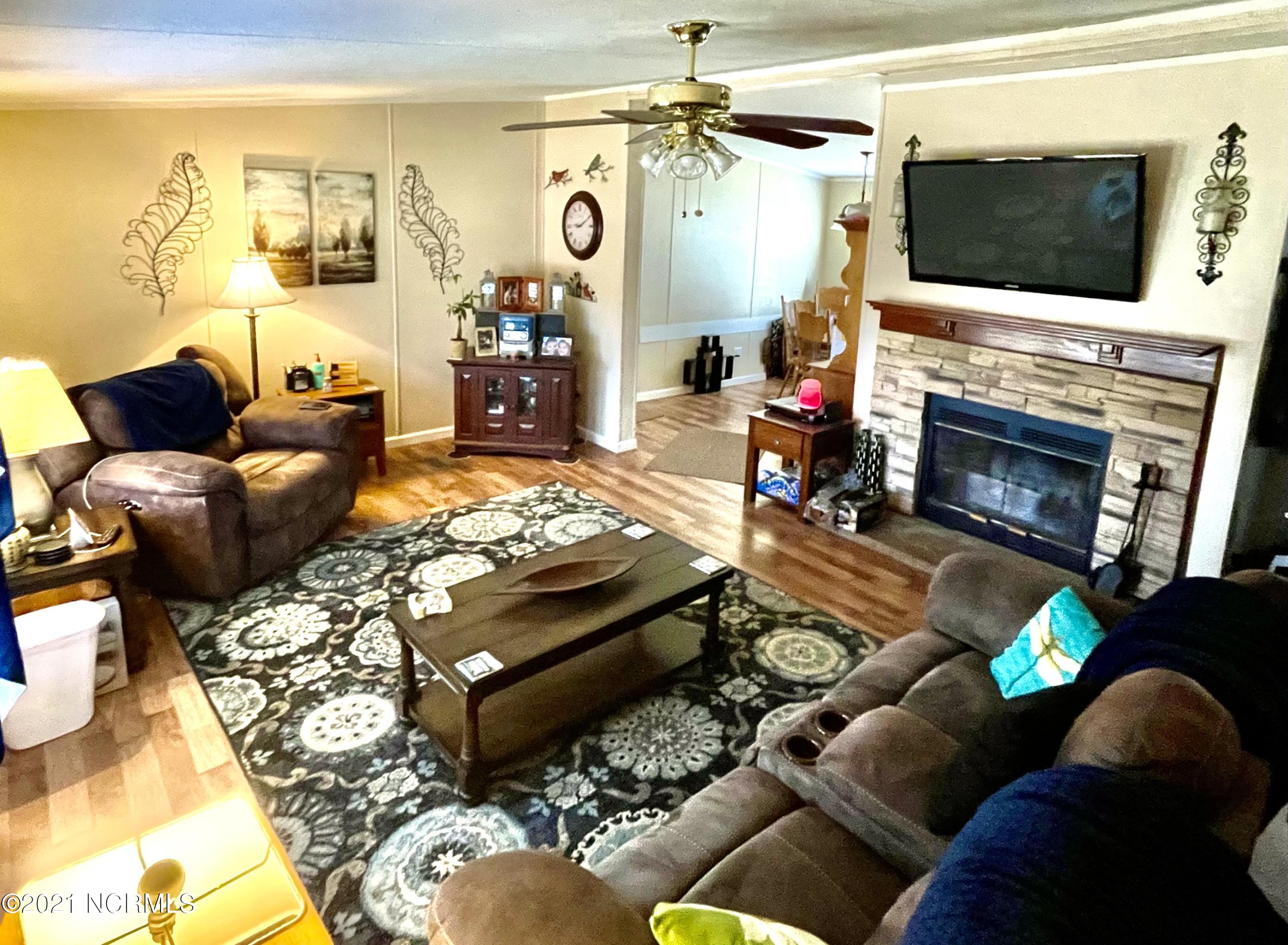 1661 Lake Road Willard, NC 28478 - Photo 5 of 32 File_000