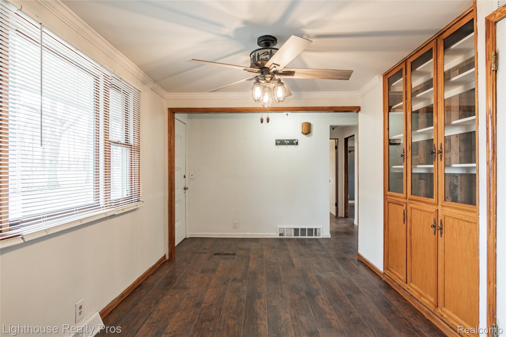 4374 Faussett Road Howell, MI 48855 - Photo 6 of 25 6.jpg