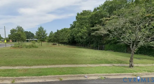 a view of a grassy field
