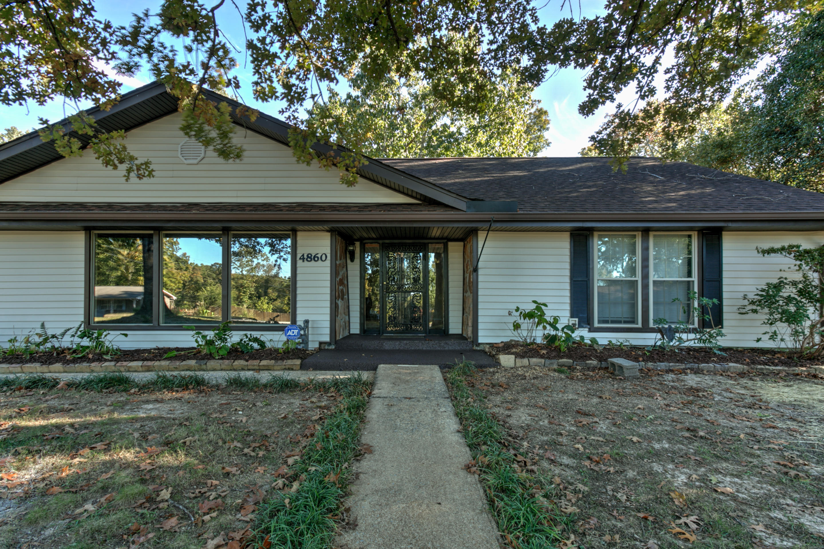 4860 Lone Hill Road Chattanooga, TN 37416 - Photo 2 of 27 Welcome Home