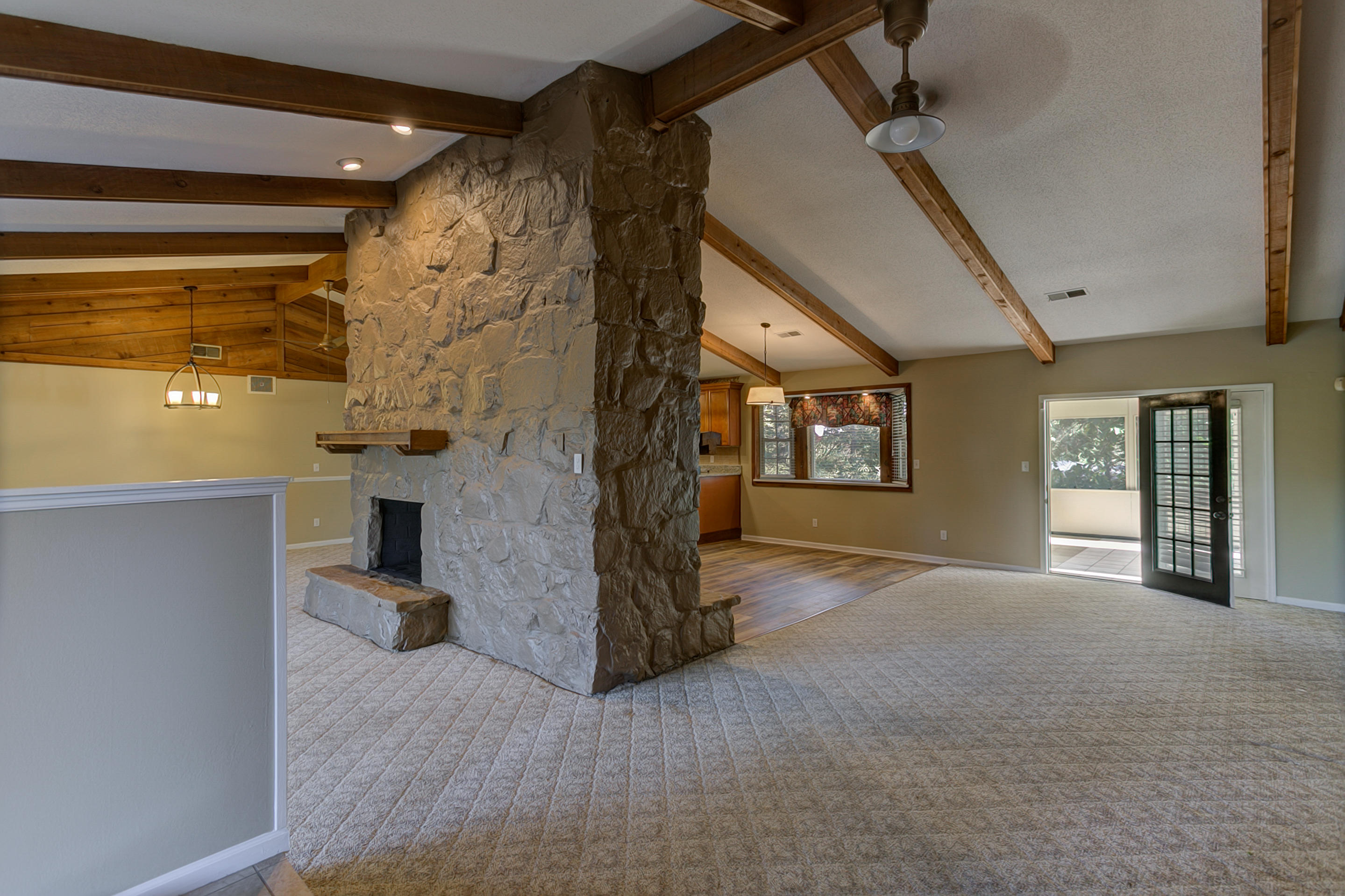 4860 Lone Hill Road Chattanooga, TN 37416 - Photo 12 of 27 Cathedral Ceiling