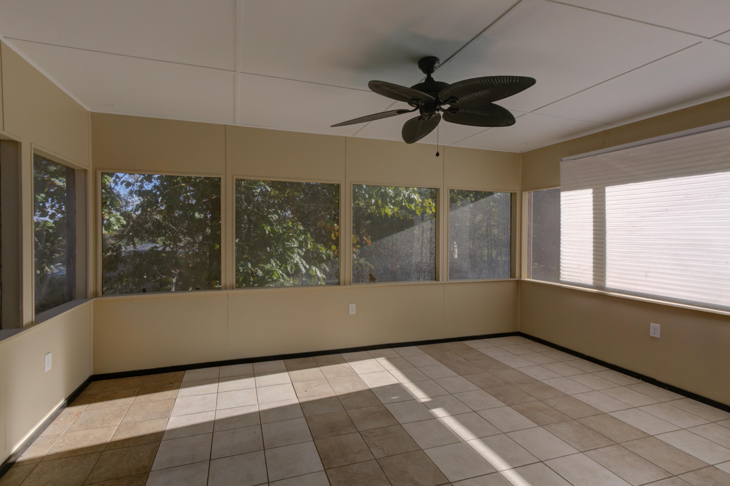 4860 Lone Hill Road Chattanooga, TN 37416 - Photo 13 of 27 Screen Porch