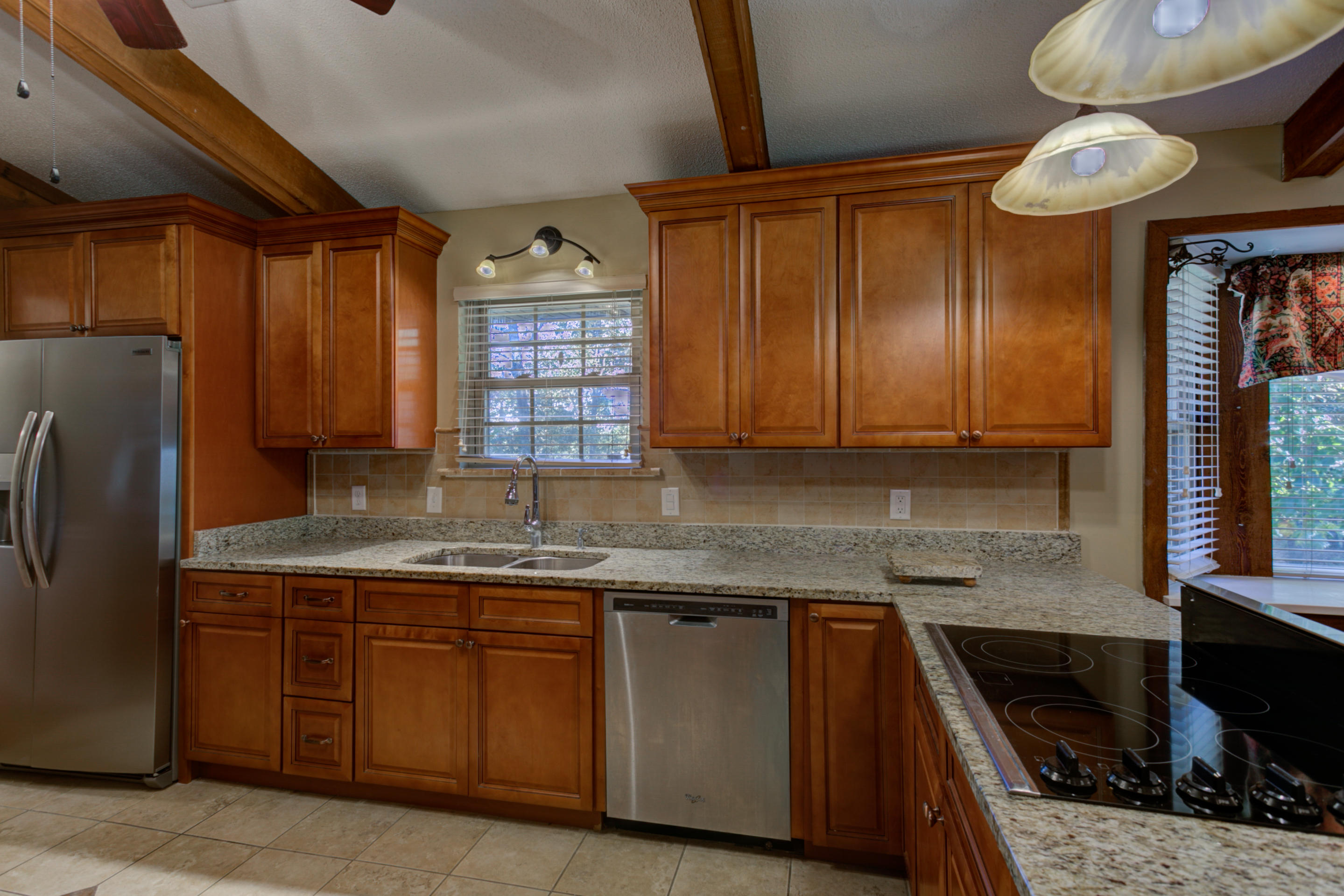 4860 Lone Hill Road Chattanooga, TN 37416 - Photo 4 of 27 Granite Counter-tops