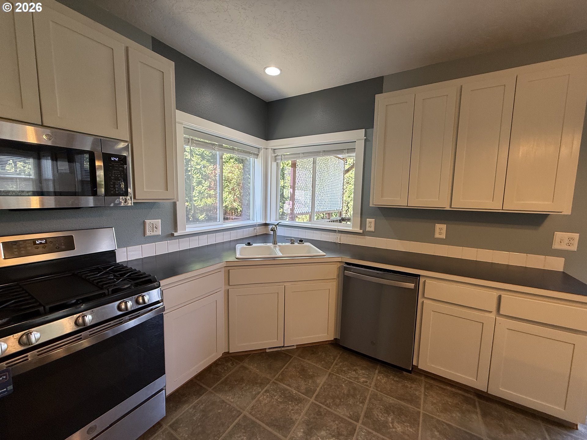 3408 Ambleside Drive Springfield, OR 97477 - Photo 23 of 44
