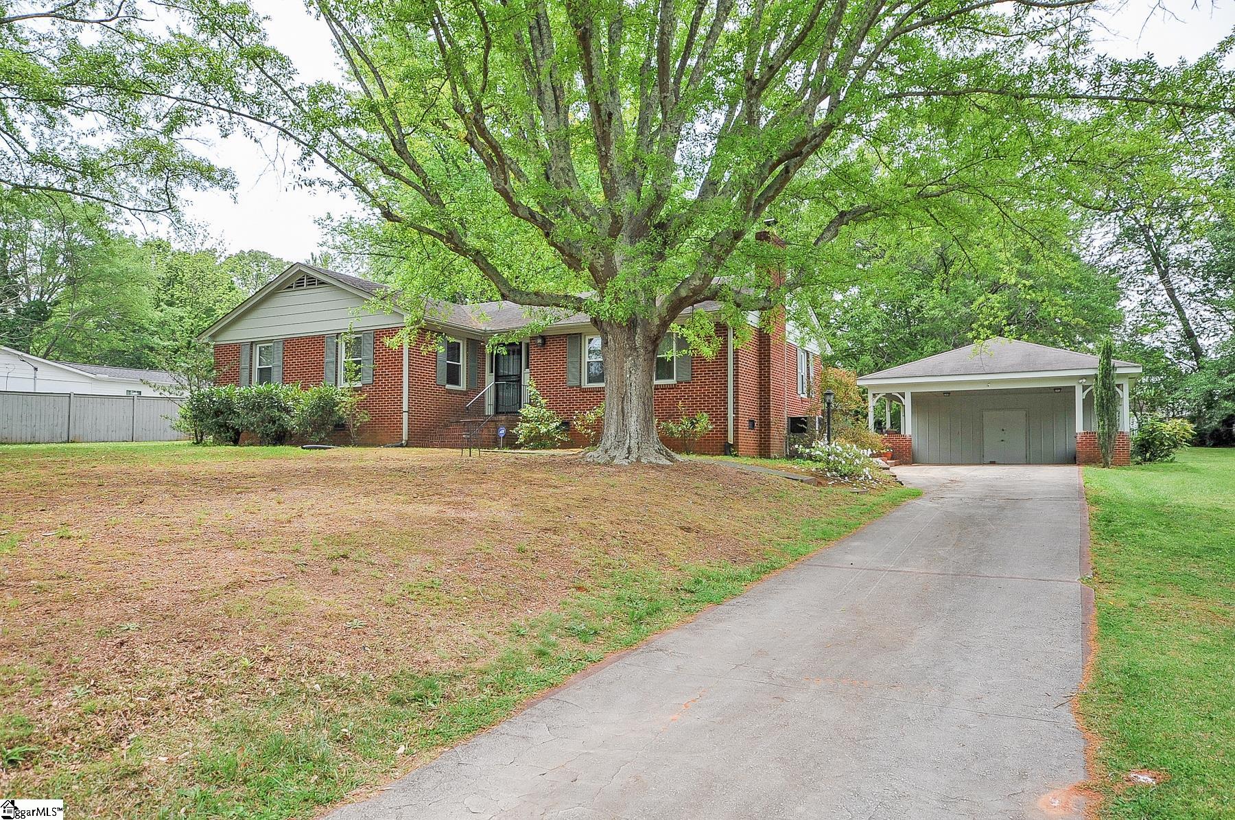202 Rockmont Road Greenville, SC 29615 - Photo 1 of 25 Gallery Image 1
