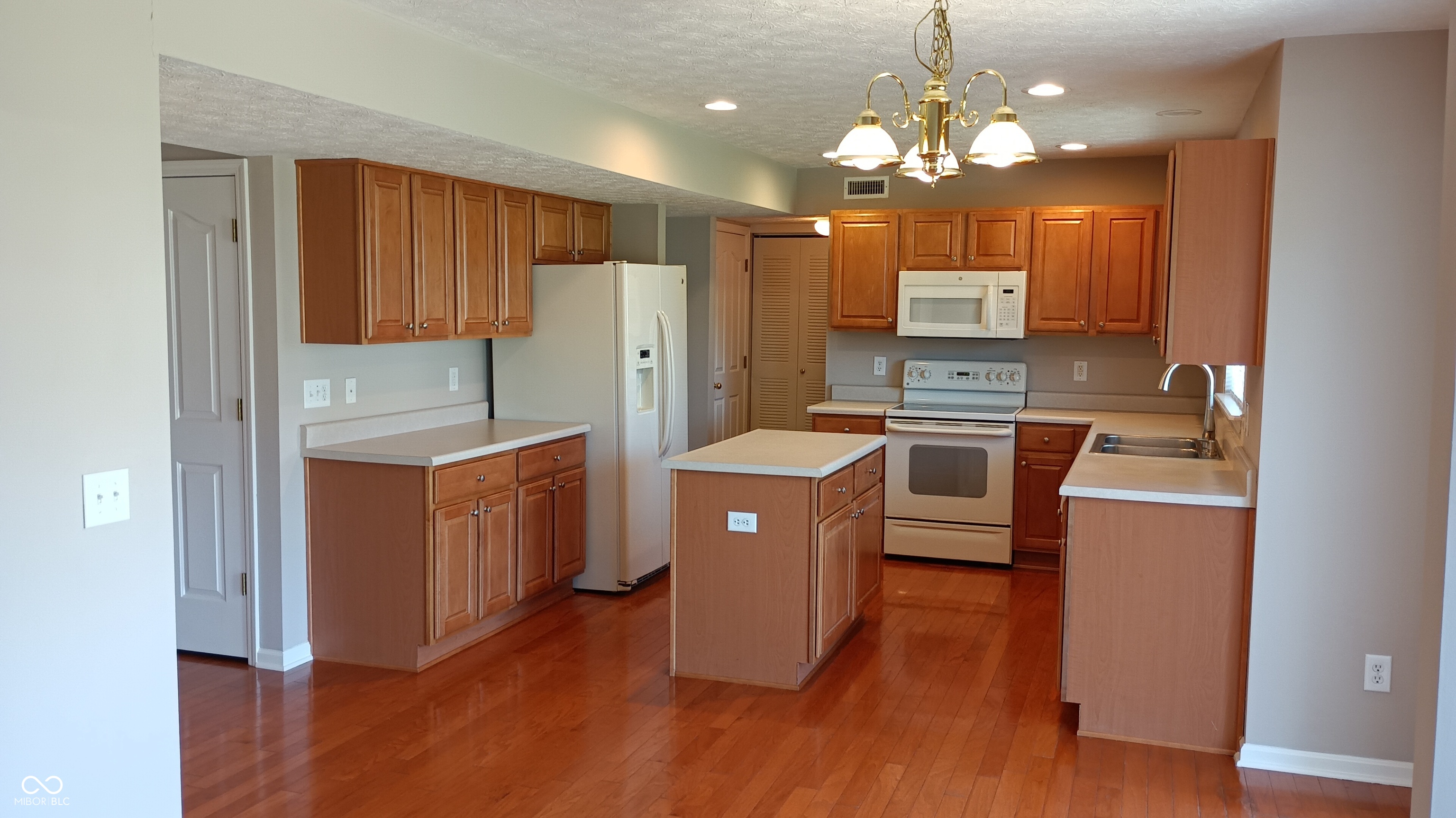 14010 Avalon E Drive Fishers, IN 46037 - Photo 2 of 16