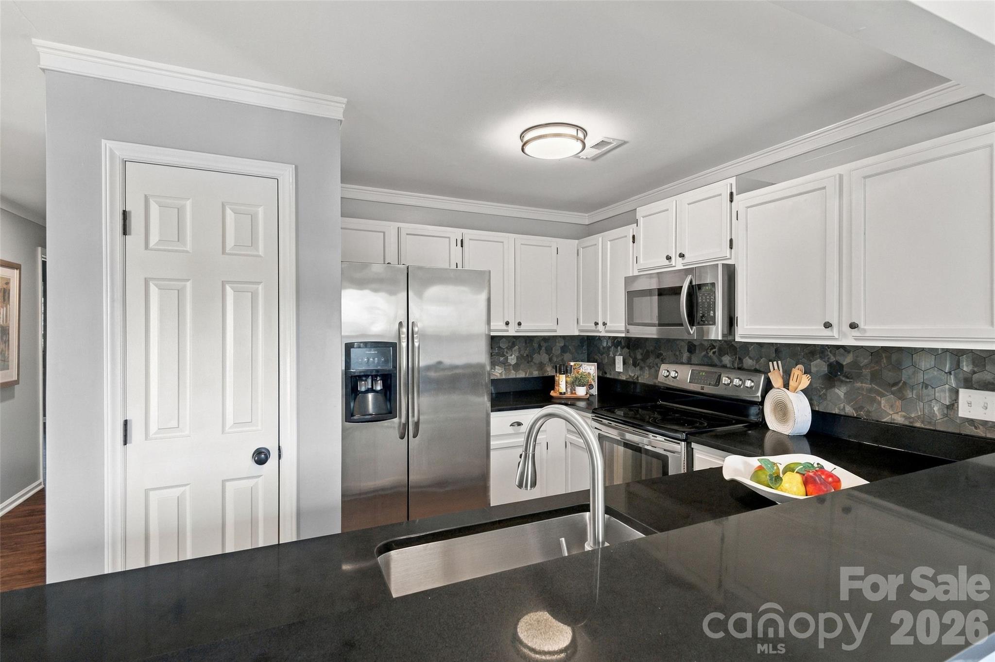 762 Marsh Road, Unit 7 Charlotte, NC 28209 - Photo 17 of 38 Gallery Image 17
