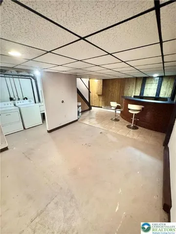 a view of an outdoor space