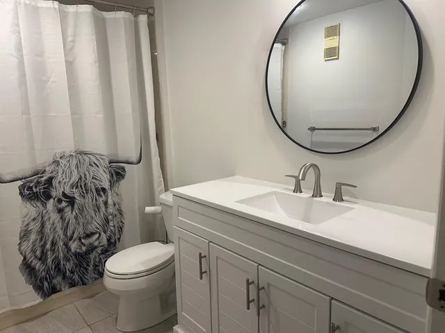 $2,500 | 1717 Whitehall Drive, Unit 201, Davie, FL 33324