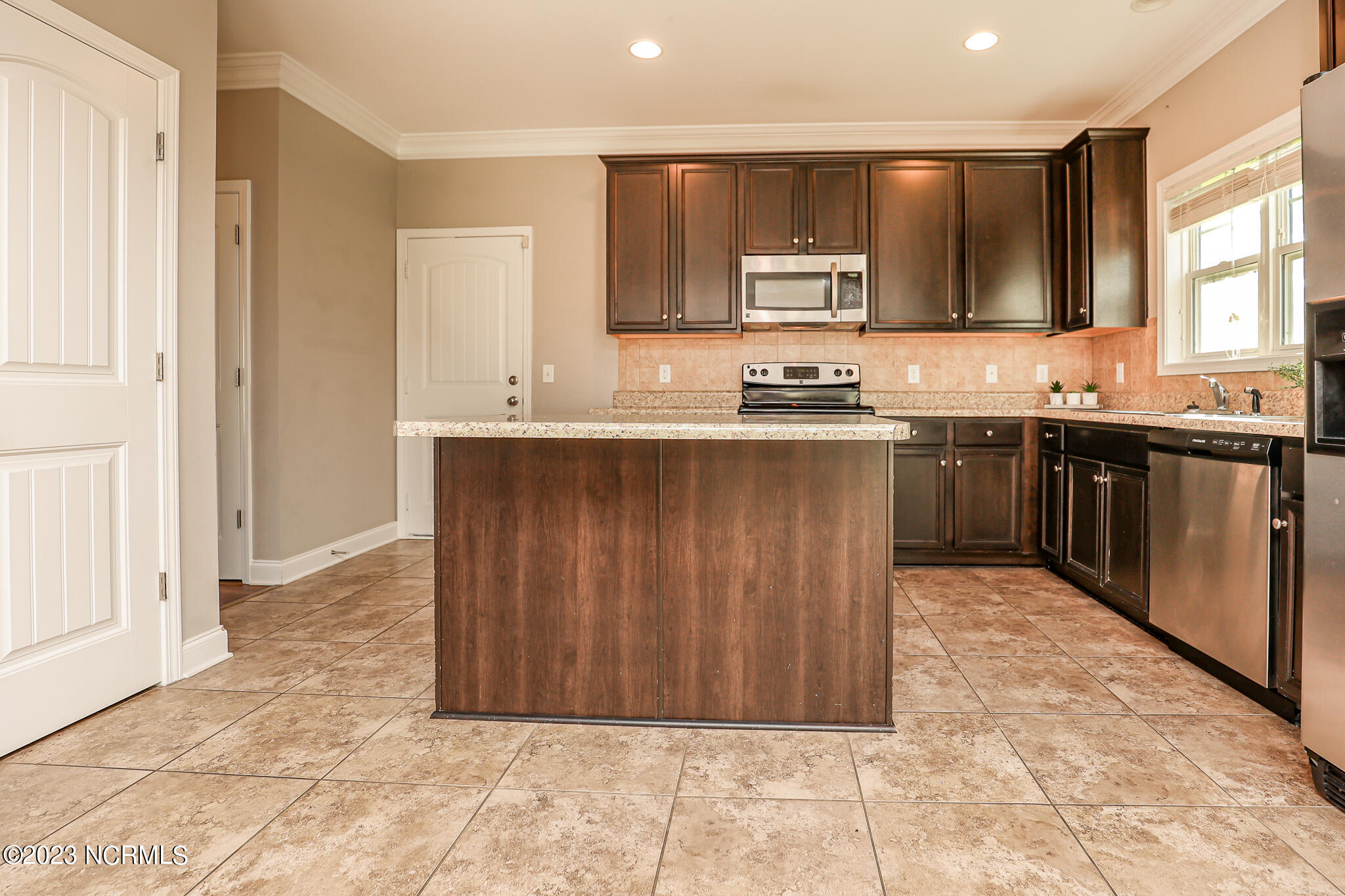 404 Peppermint Drive Hubert, NC 28539 - Photo 11 of 41 404 Peppermint-32