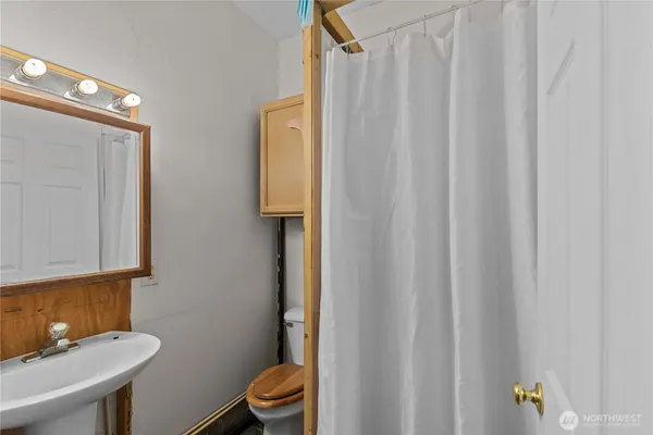 $700,000 | 9605 East Leavenworth Road, Leavenworth, WA 98826