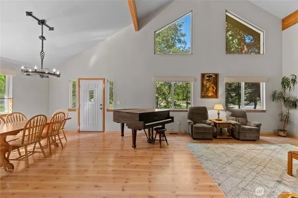 $700,000 | 9605 East Leavenworth Road, Leavenworth, WA 98826