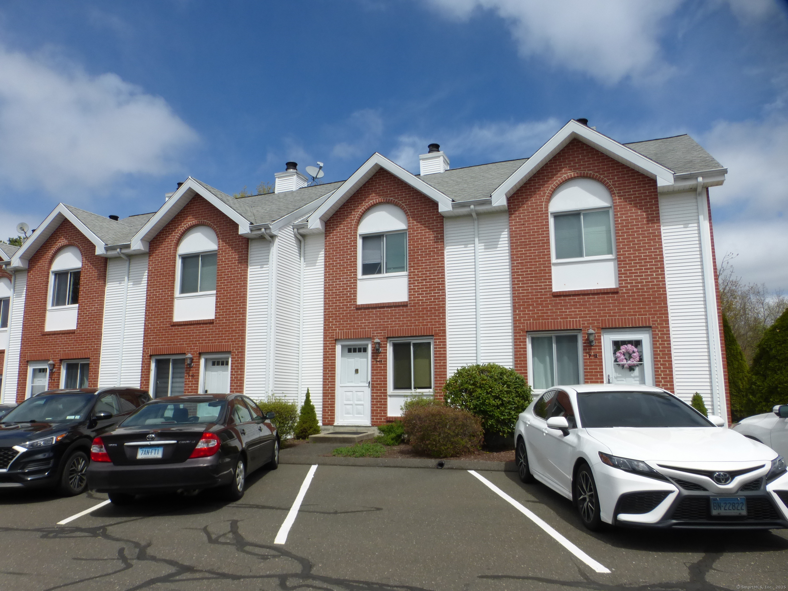 585 Park Road, Unit 711 Waterbury, CT 06708 - Photo 1 of 1