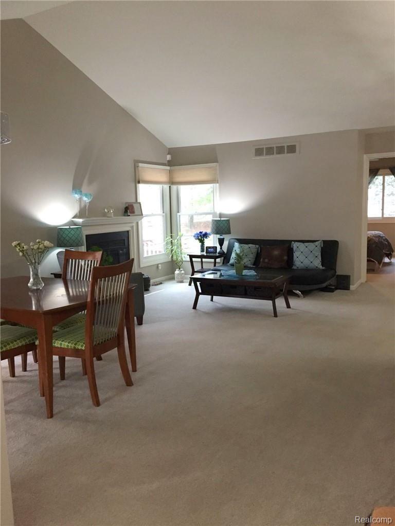 1630 Fielding Drive Rochester, MI 48307 - Photo 9 of 29 09 Great Room.JPG
