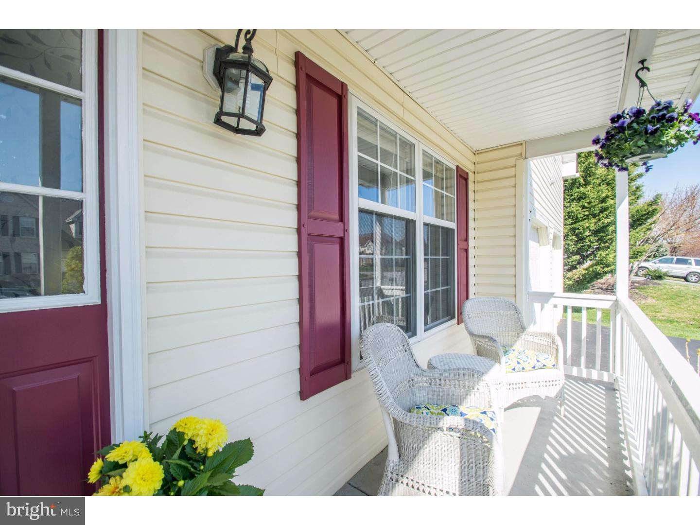 27 Savoy Road Newark, DE 19702 - Photo 3 of 25 Porch
