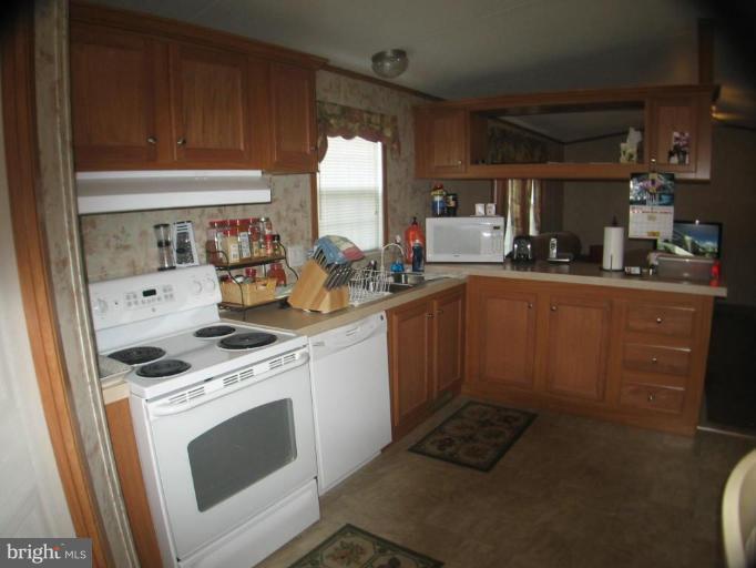 3701 North Point Road, Unit 45 Dundalk, MD 21222 - Photo 4 of 7 Kitchen