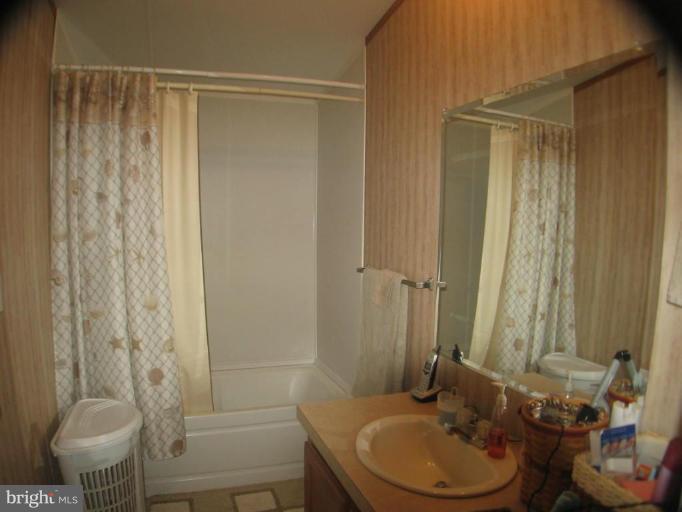 3701 North Point Road, Unit 45 Dundalk, MD 21222 - Photo 6 of 7 Master Bath