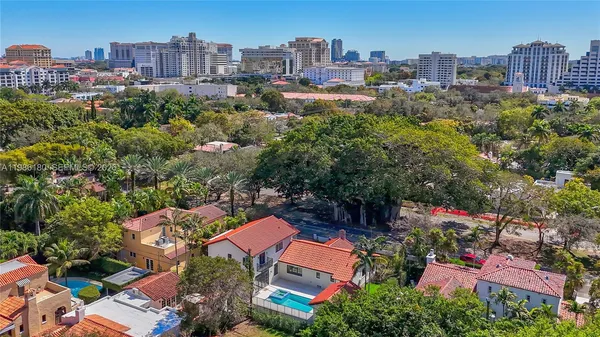 $16,000 | 519 Alhambra Circle, Coral Gables, FL 33134