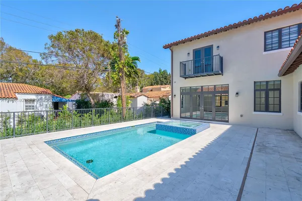 $16,000 | 519 Alhambra Circle, Coral Gables, FL 33134