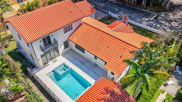 $16,000 | 519 Alhambra Circle, Coral Gables, FL 33134